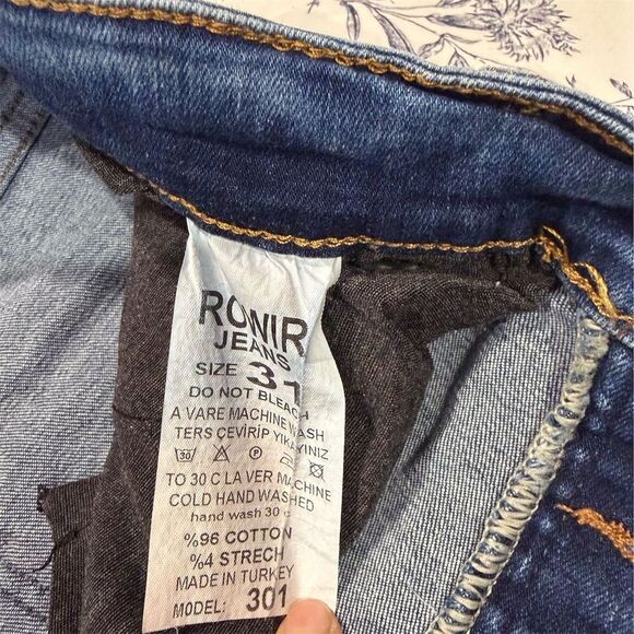 Rowir Jeans Men's Distressed Slim Fit Denim Jeans Blue Size 31x32 - Picture 4 of 6